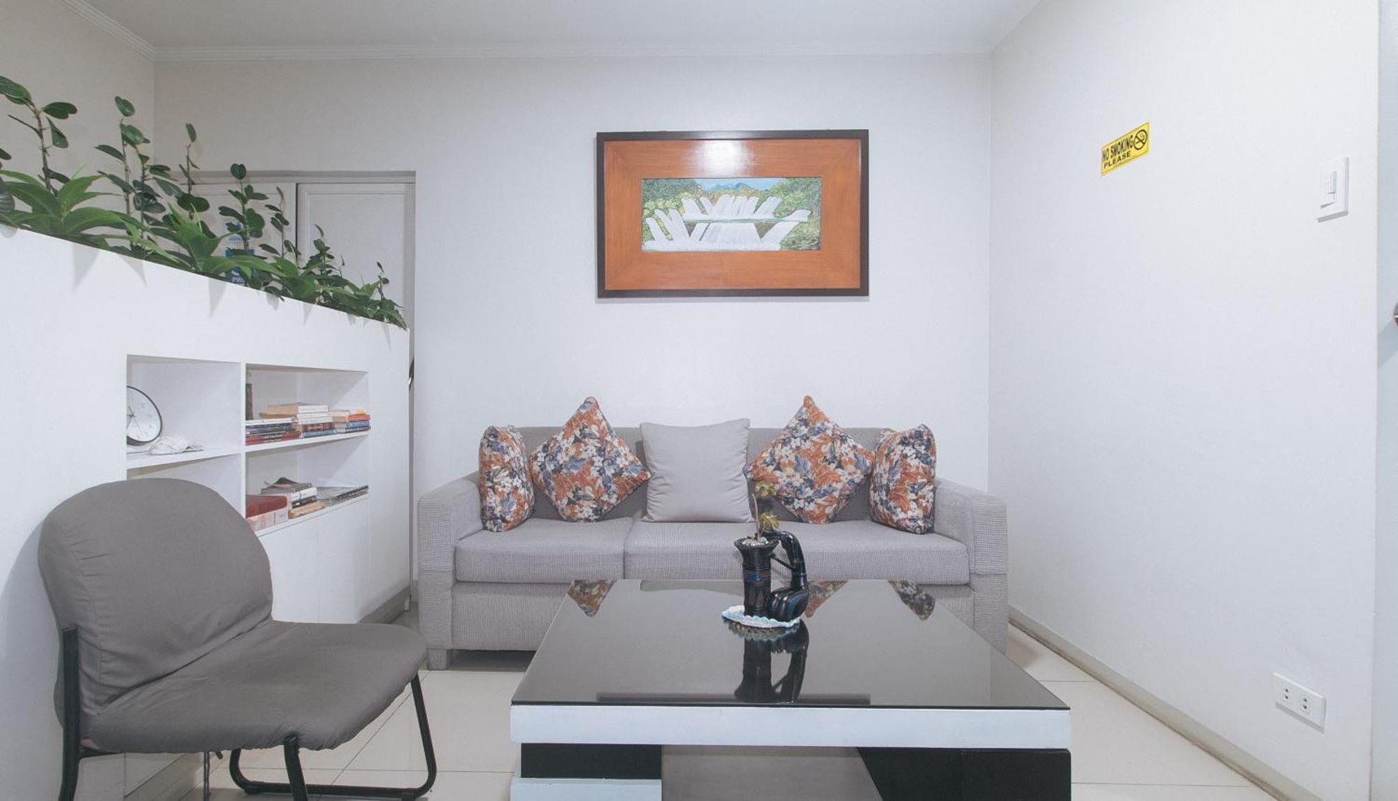 Urbanview At Evangelista Street Makati Makati City Екстериор снимка