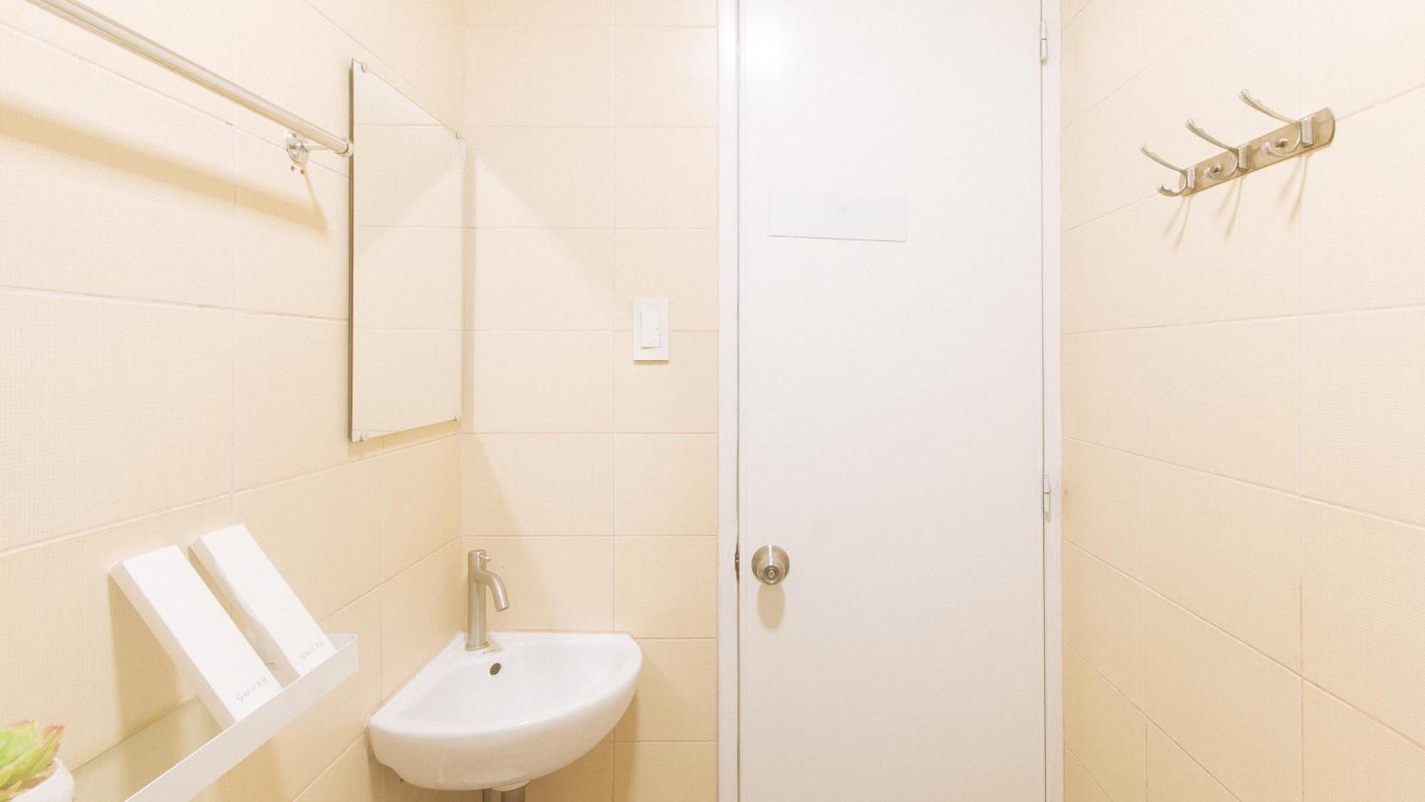 Urbanview At Evangelista Street Makati Makati City Екстериор снимка