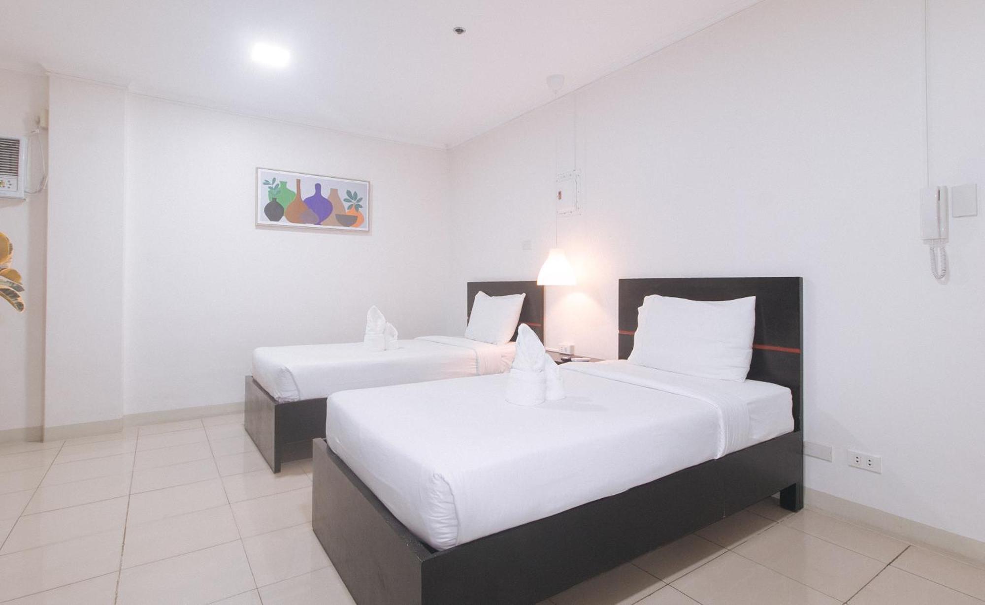 Urbanview At Evangelista Street Makati Makati City Екстериор снимка
